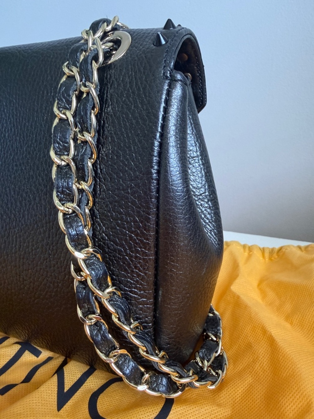 Valentino Black Pebbled Leather Stud-Trim Shoulder Bag with Gold Chain - Picture 4 of 13